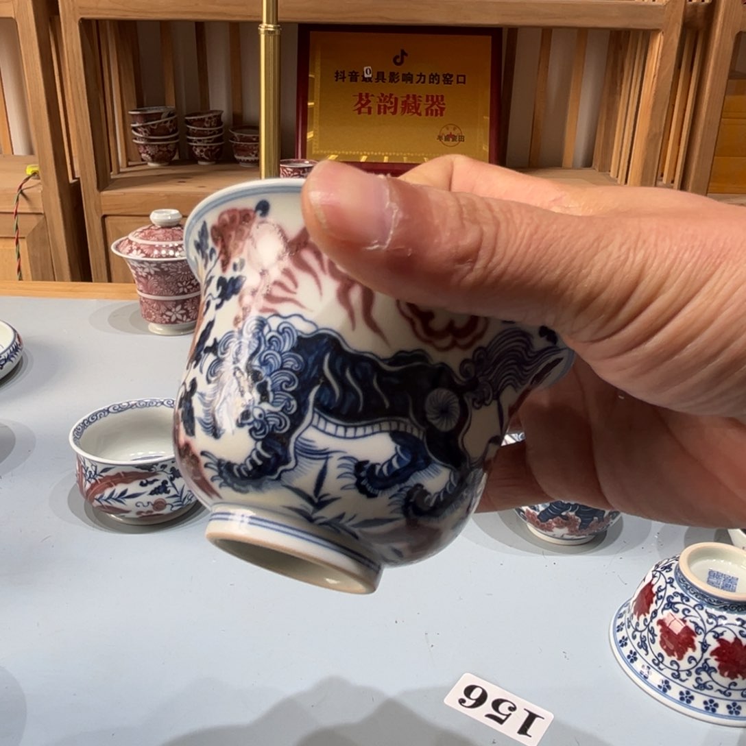 T**_景德镇陶瓷艺术展在上海举办