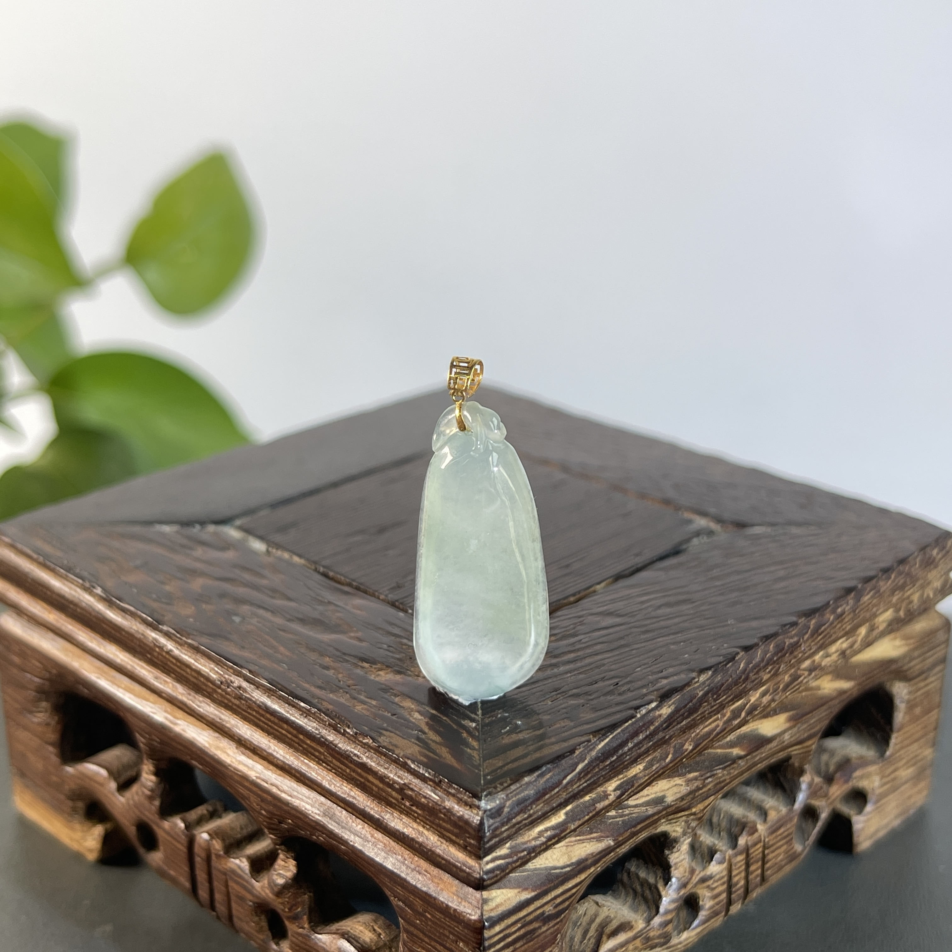 JYB29-41  天然缅甸A货翡翠  18K金扣福瓜