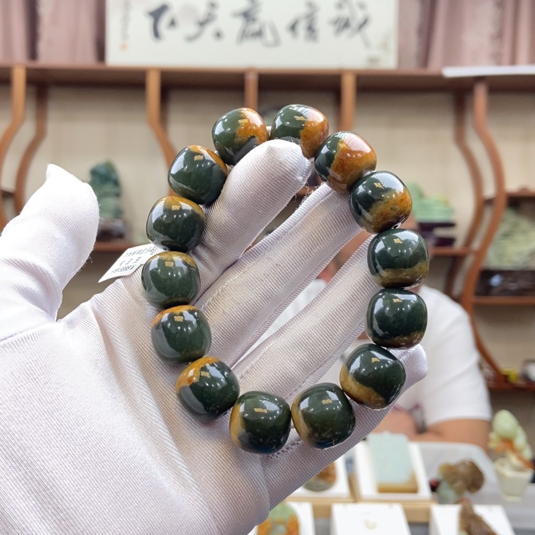 透闪石质玉未镶嵌手链