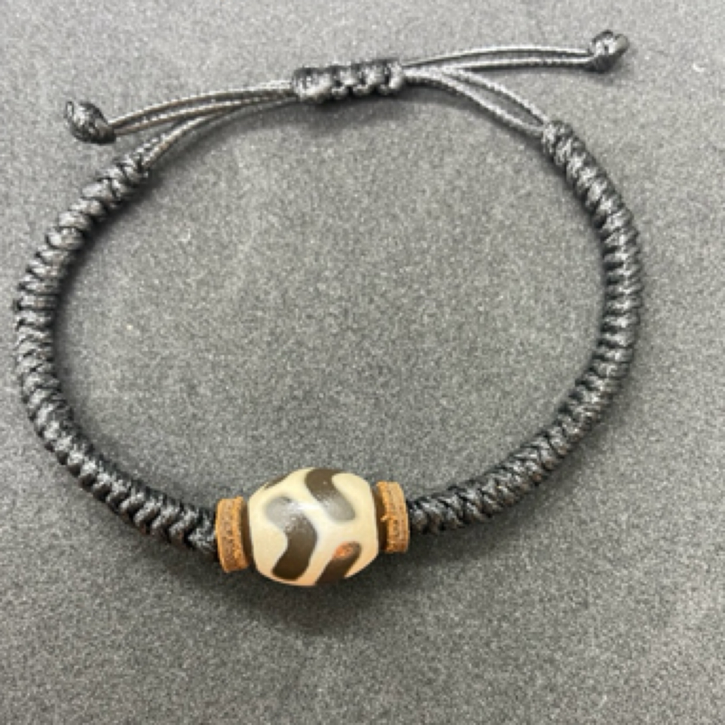 16*14.5左右多图腾玛瑙手编绳随机发