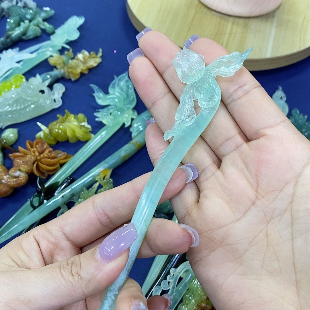 蛇纹石玉发簪未镶嵌锦*枝