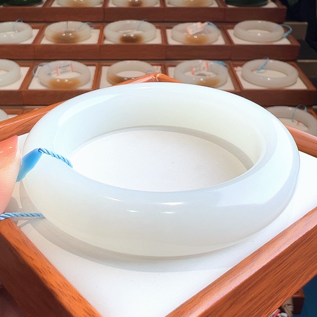 和田玉手镯5657未镶嵌