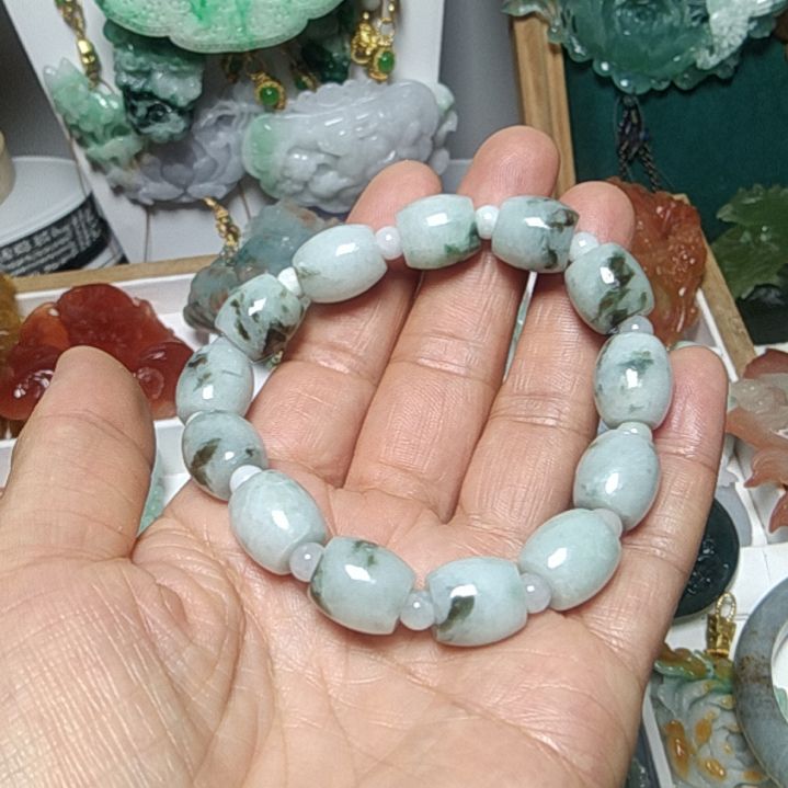 翡翠吊坠(赠链)未镶嵌