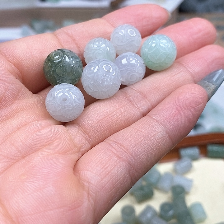 翡翠未镶嵌吊坠(不含链)一个60