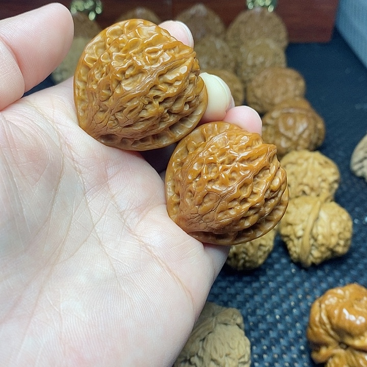 文玩核桃把件39金牛