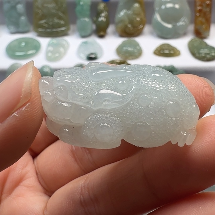 知***一翡翠未镶嵌颈饰翡翠