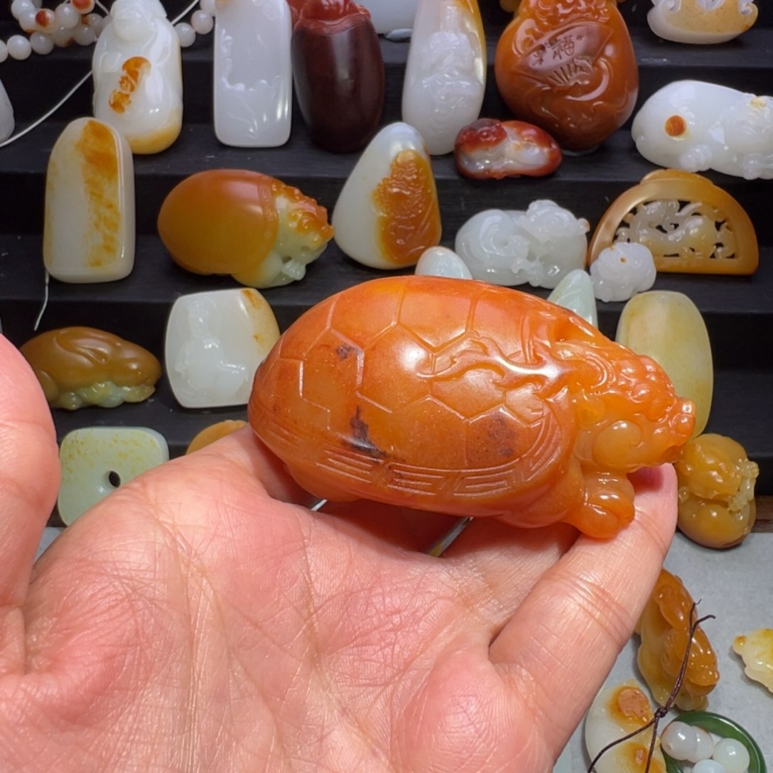 和田玉颈饰未镶嵌骄***人