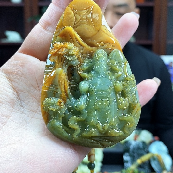 蛇纹石玉吊坠未镶嵌