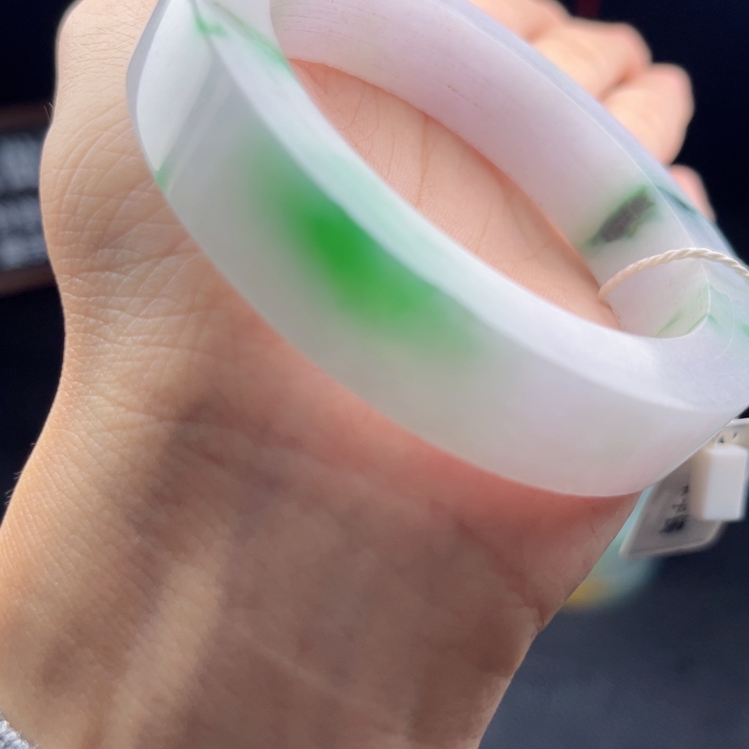 未镶嵌翡翠手镯定制翡翠