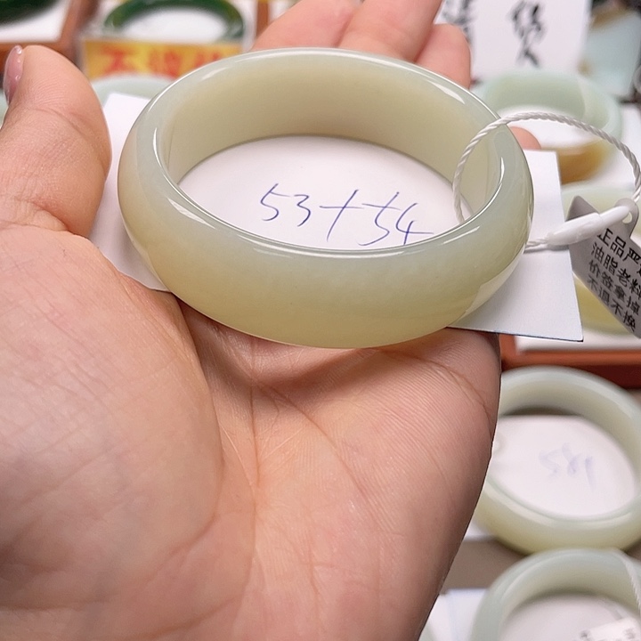 未镶嵌手镯和田玉丫*?