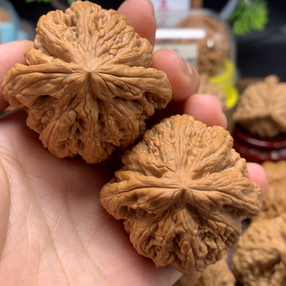 文玩核桃吊坠46粗筋