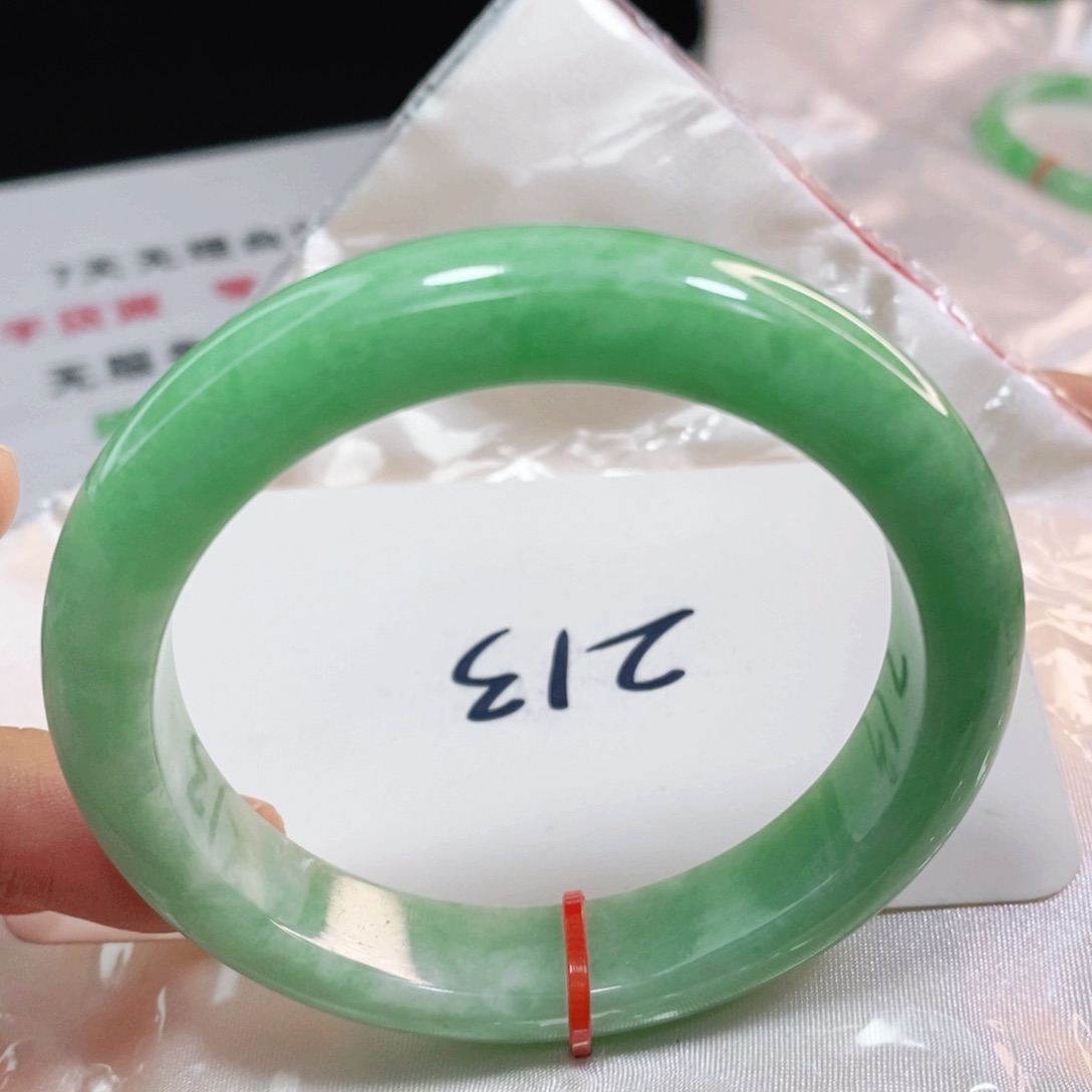 翡翠手镯未镶嵌59.5圈口