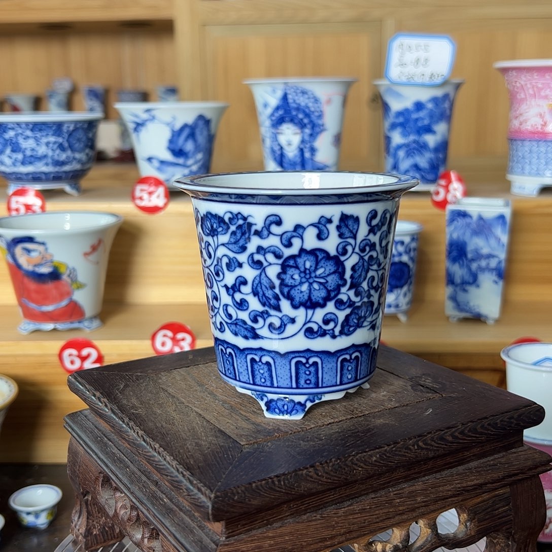 朱***e墨奈手绘陶瓷花盆