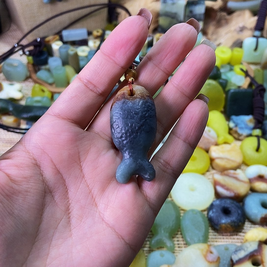 未镶嵌蛇纹石玉挂件火**仔