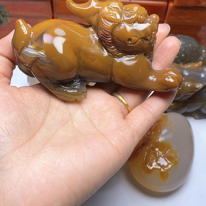 玛瑙/玉髓手把未镶嵌山****。