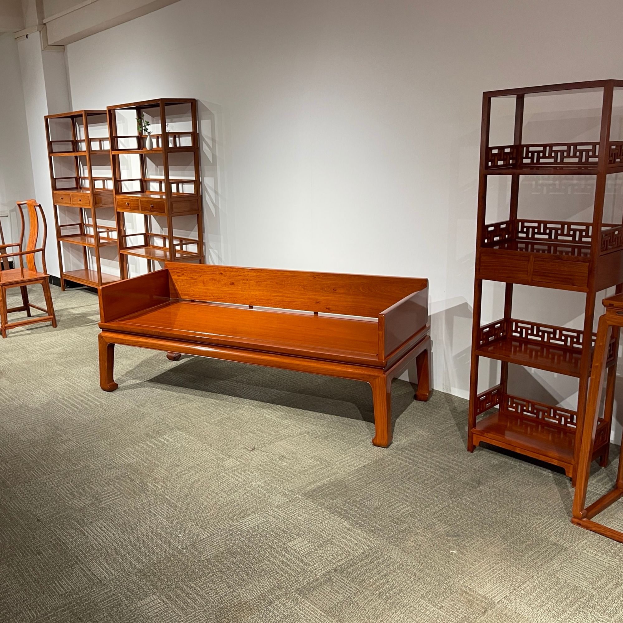 明式罗汉床缅花大果紫檀