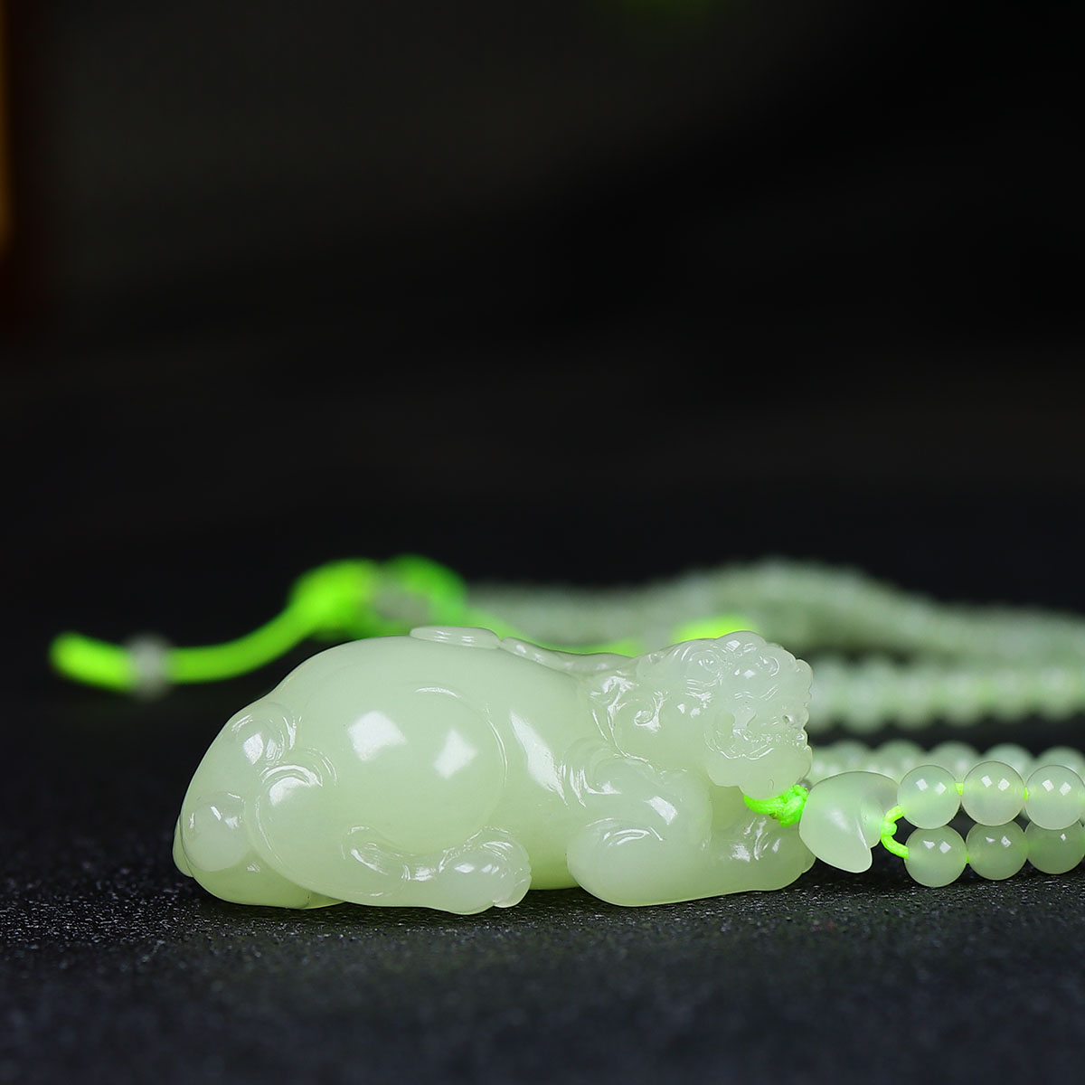 120872和田玉黄玉貔貅挂件