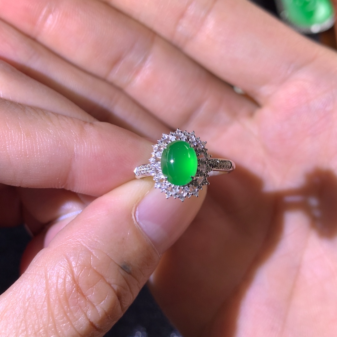 翡翠18K金镶嵌戒指翡翠