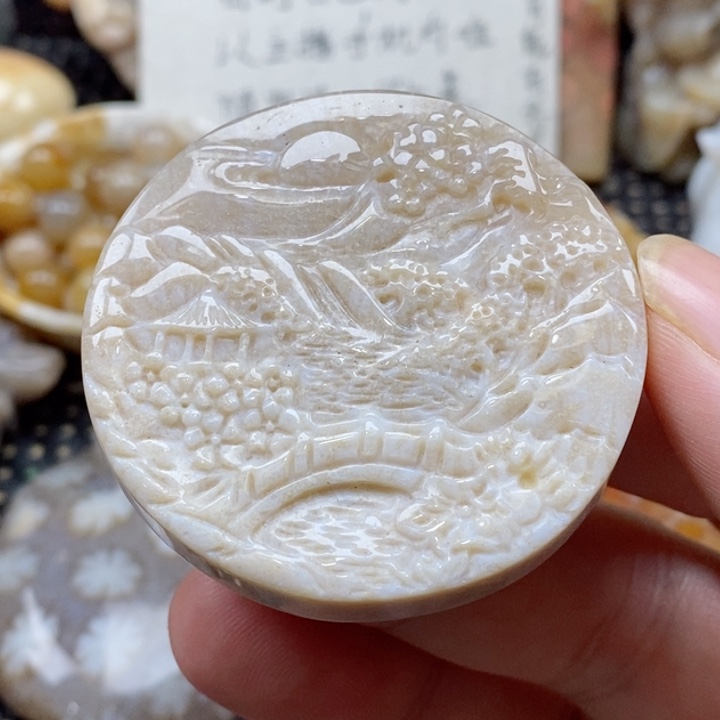 硅化珊瑚（珊瑚玉）颈饰未镶嵌