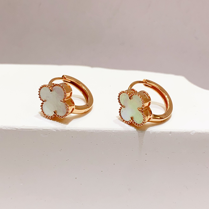 18K贝母四叶草轻奢耳扣2.57克