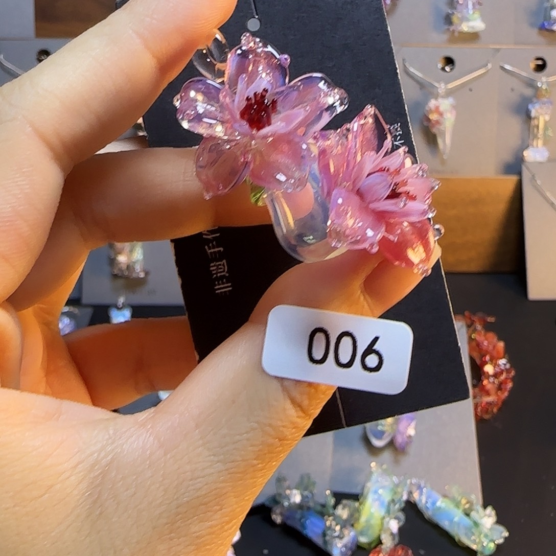 J***o颈饰玻璃不支持七天无理由理智下单