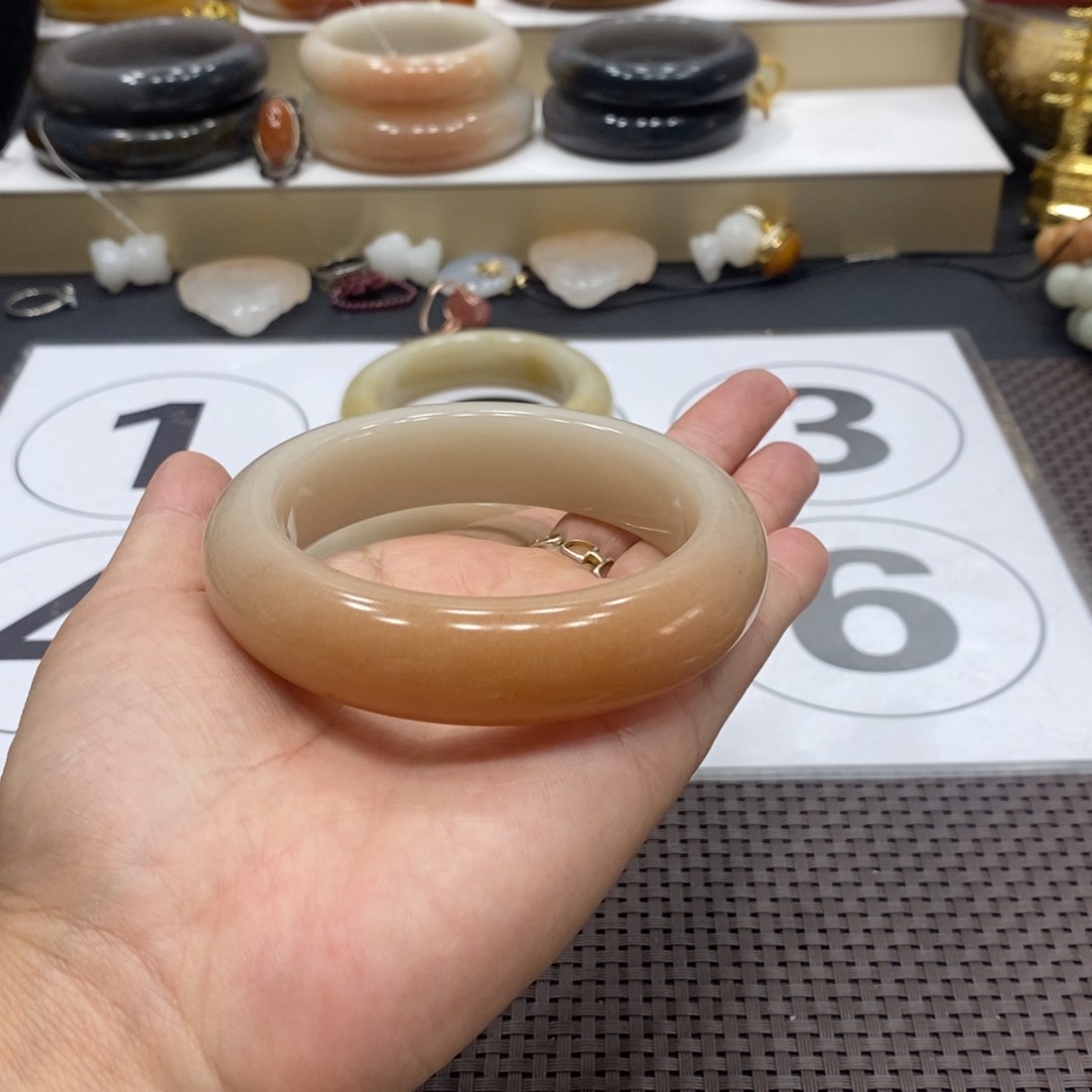 石英质玉手镯未镶嵌英*