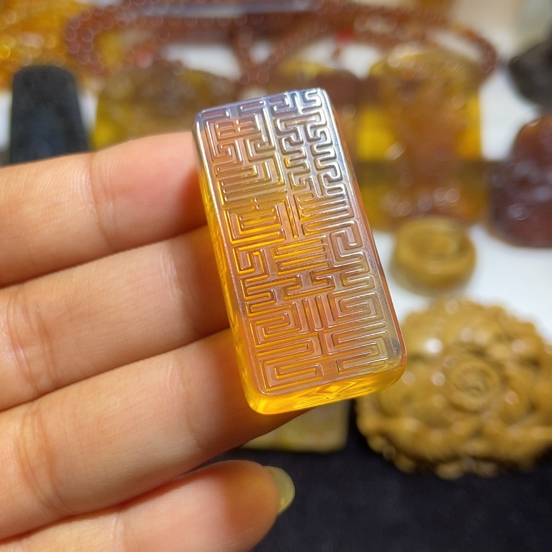 琥珀未镶嵌颈饰缅甸天然琥珀吊坠