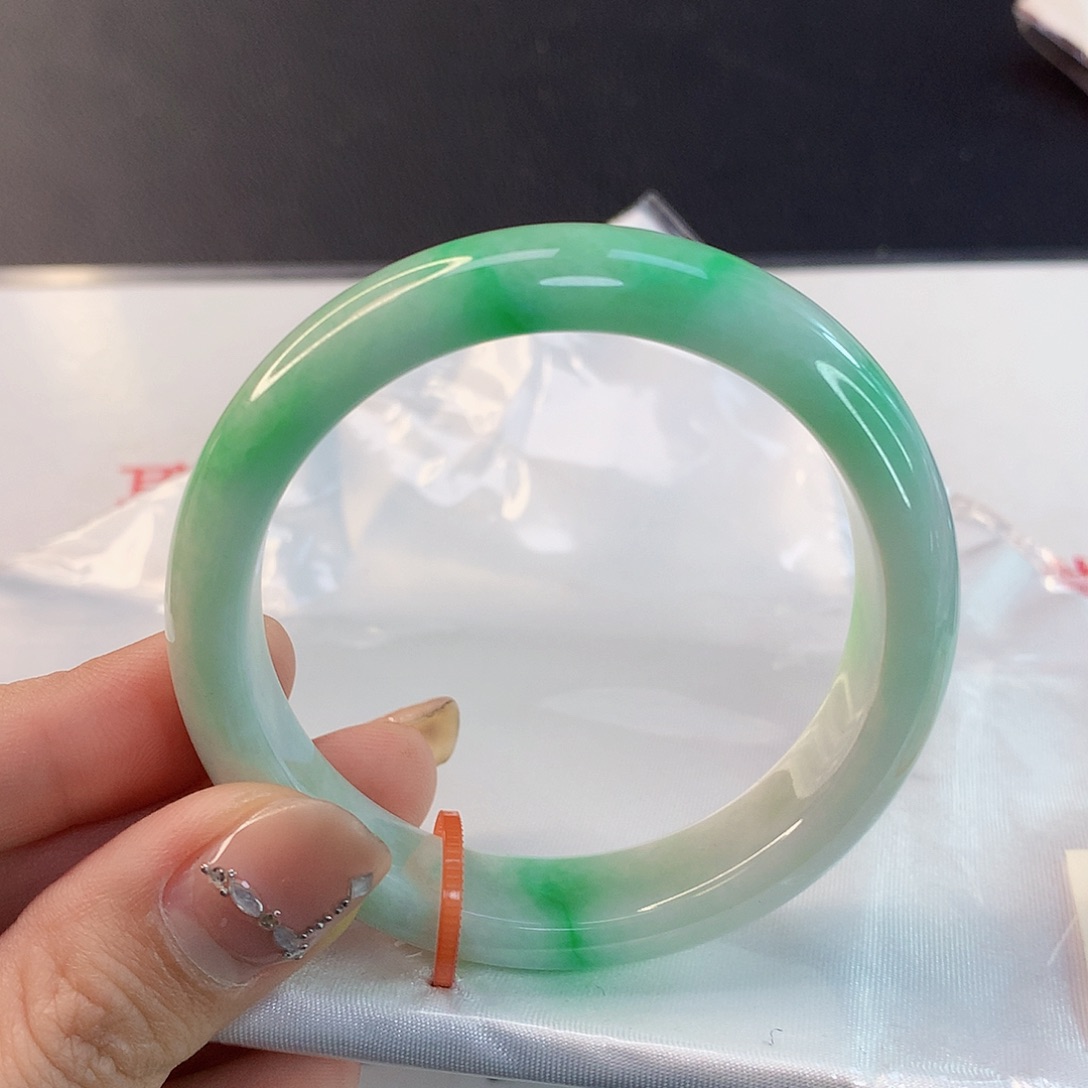 翡翠手镯未镶嵌天然翡翠A货130