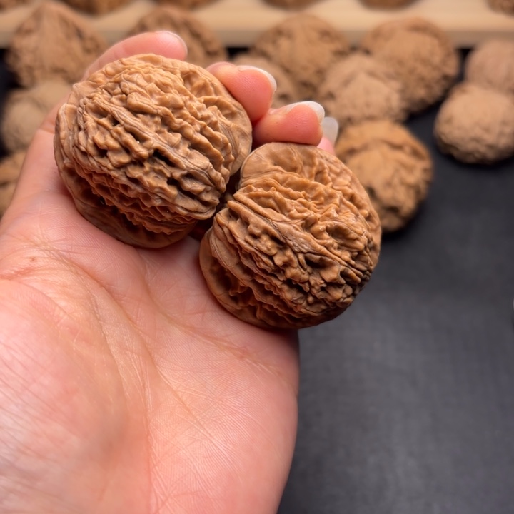 阅***型文玩核桃把件40四座楼