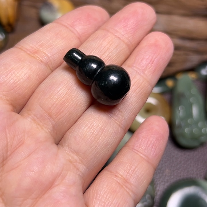 岫岩河磨玉（透闪石质玉）未镶嵌颈饰