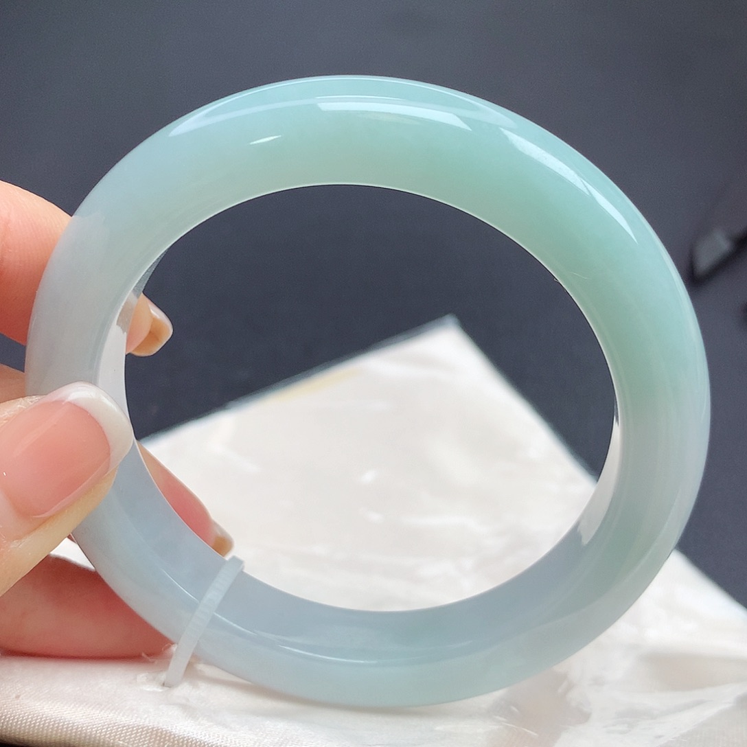 翡翠手镯未镶嵌03n n n n n n n n