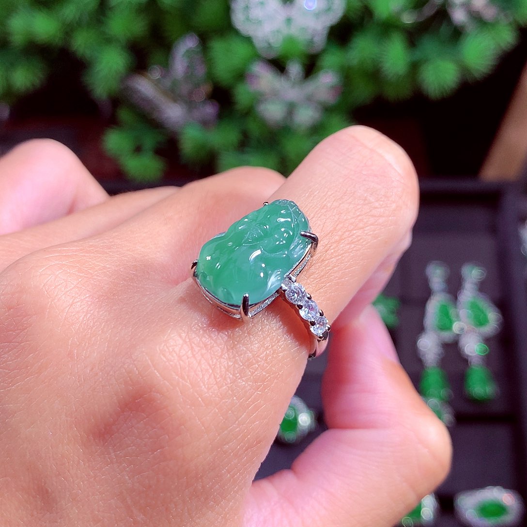 颈饰未镶嵌翡翠?****?天然