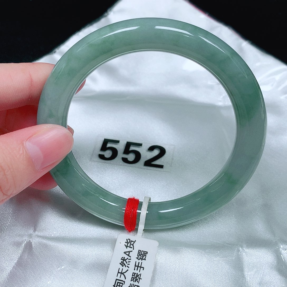 翡翠未镶嵌手镯（圆镯）