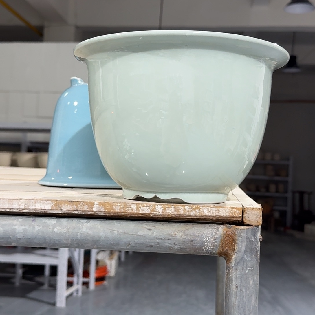 瑕疵开片一个尺寸24高16左右