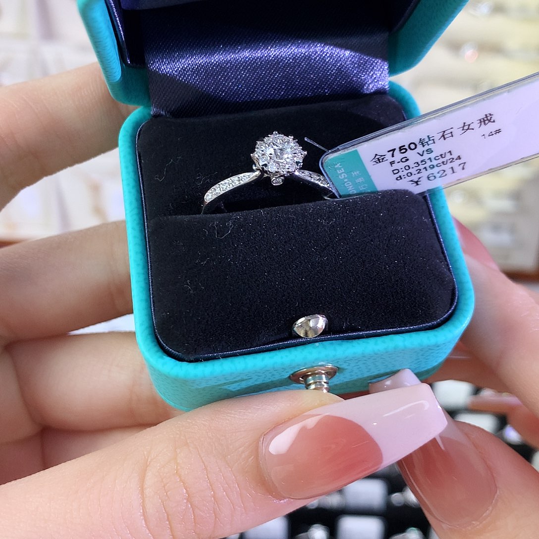 钻石戒指/指环18K金镶嵌