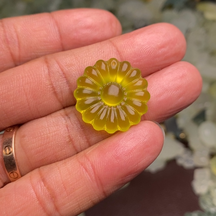 蛇纹石玉颈饰合金82