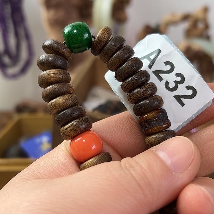 王***月玛瑙/玉髓未镶嵌颈饰