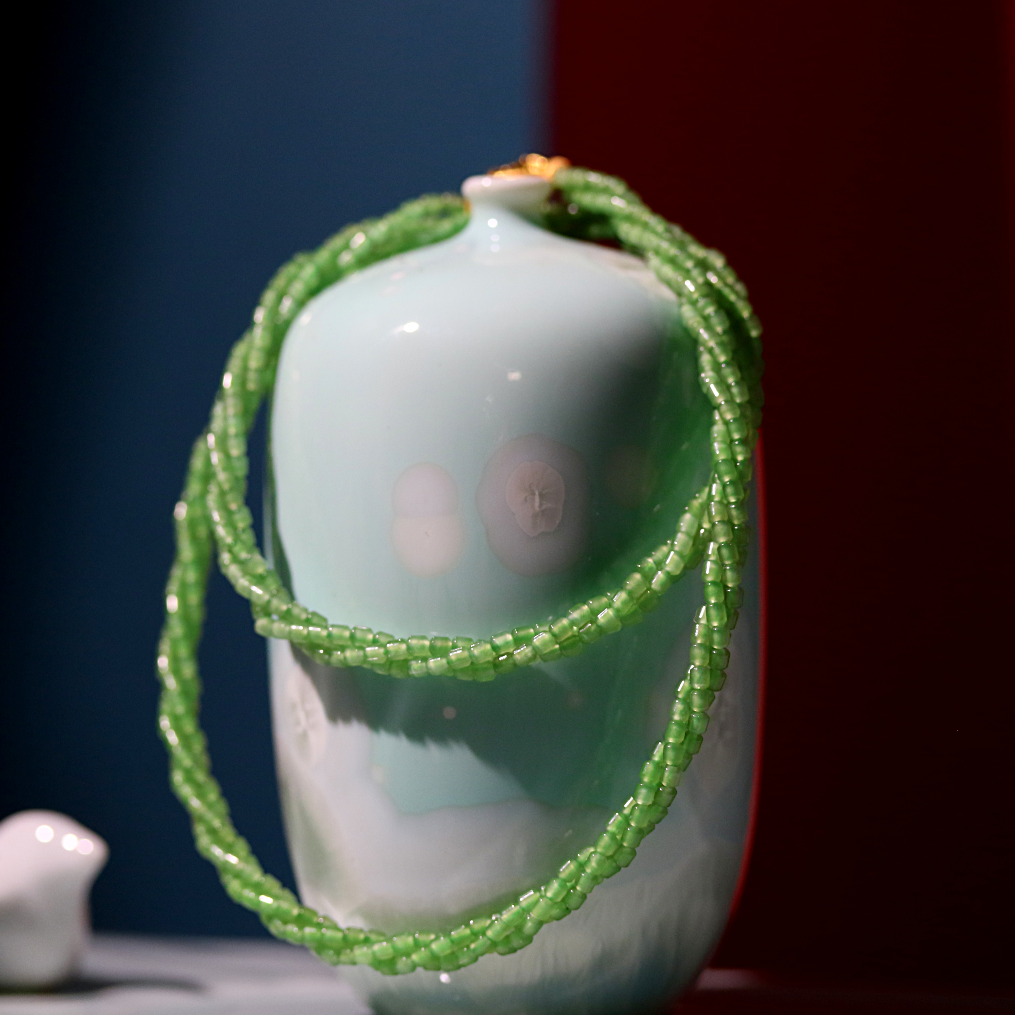 天然苹果绿和田玉扭扭链小米珠项链