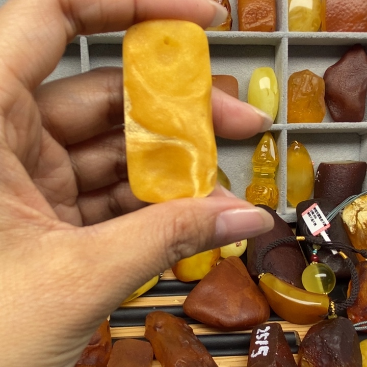 琥珀未镶嵌裸石原石