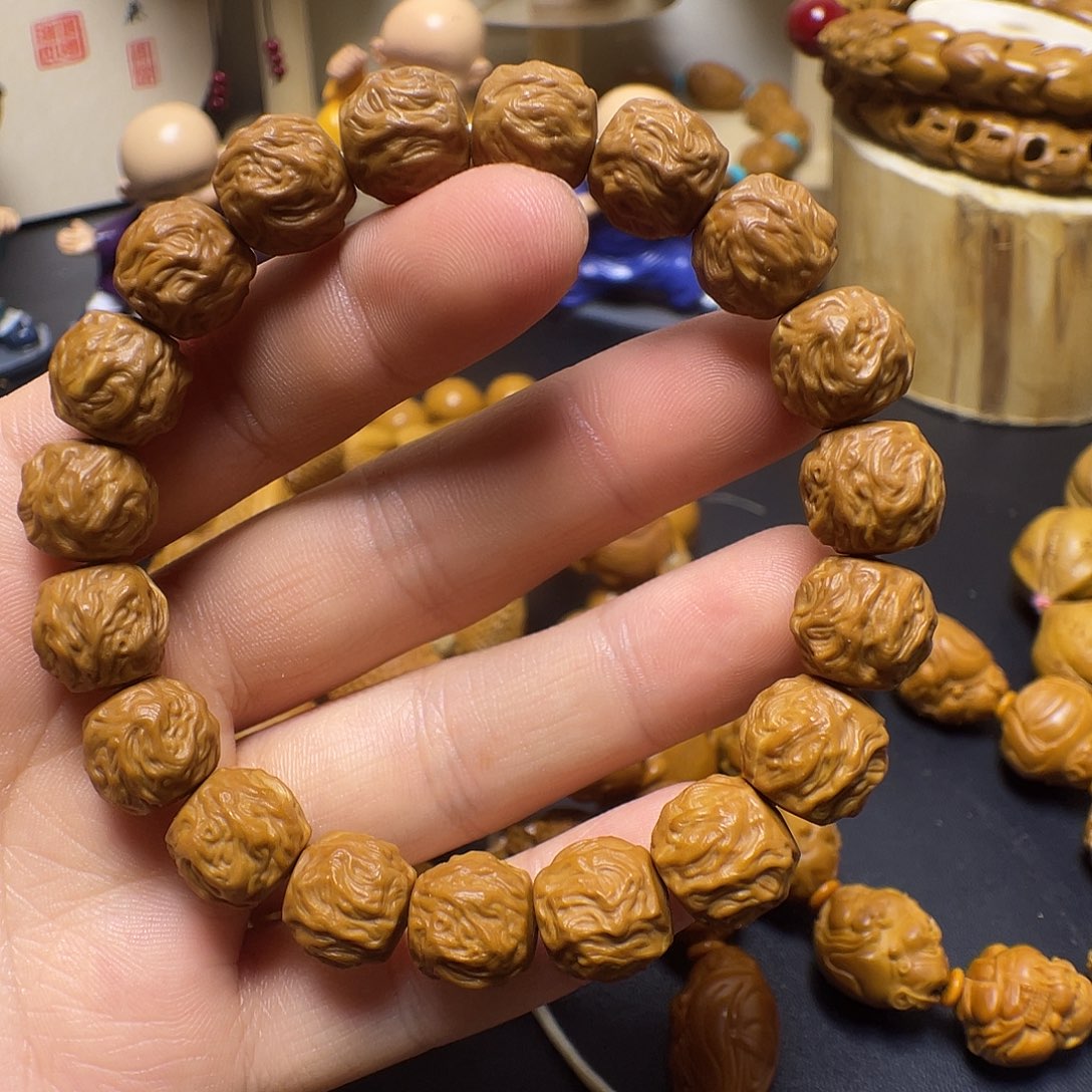 吊坠橄榄核hhjhvgjnnm