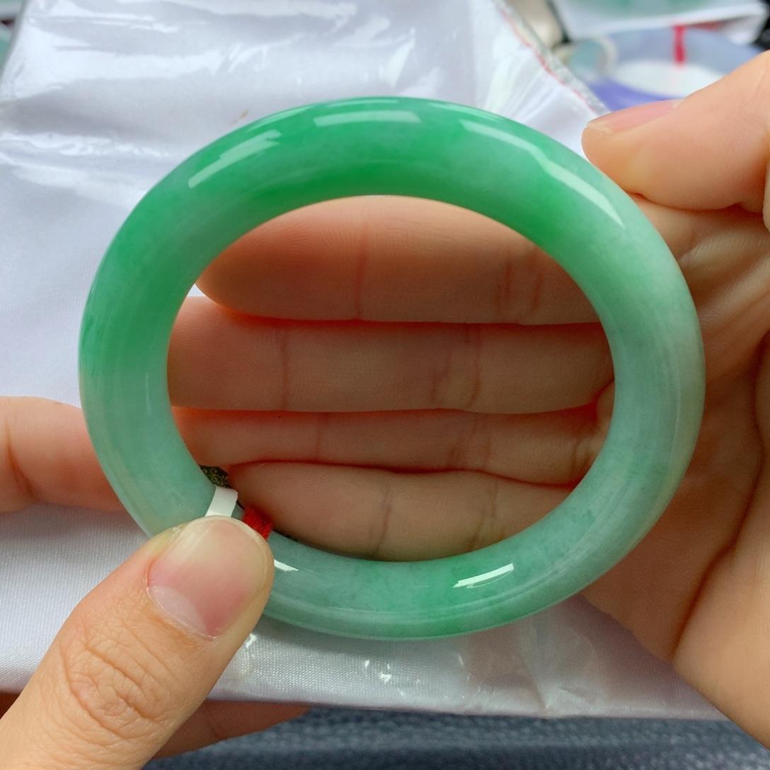 翡翠手镯未镶嵌54.5圆