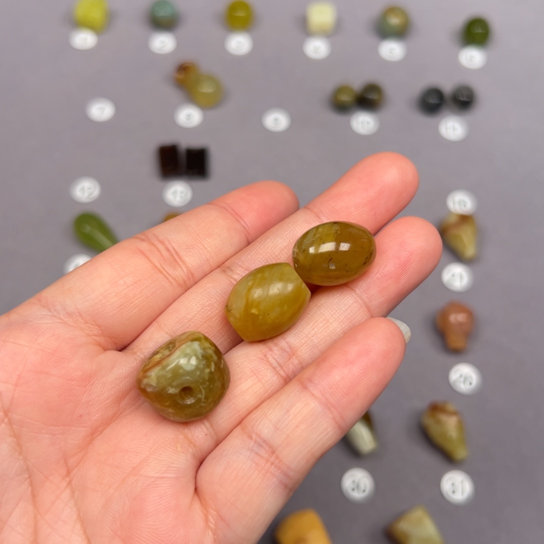 未镶嵌蛇纹石玉颈饰微瑕不退不换