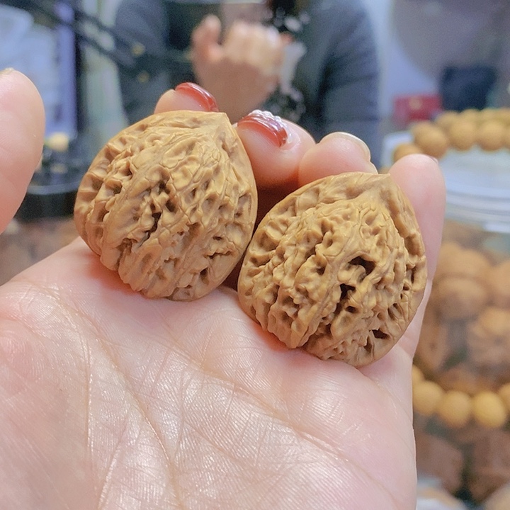 【闪购商品】文玩核桃把件31.5山神庙