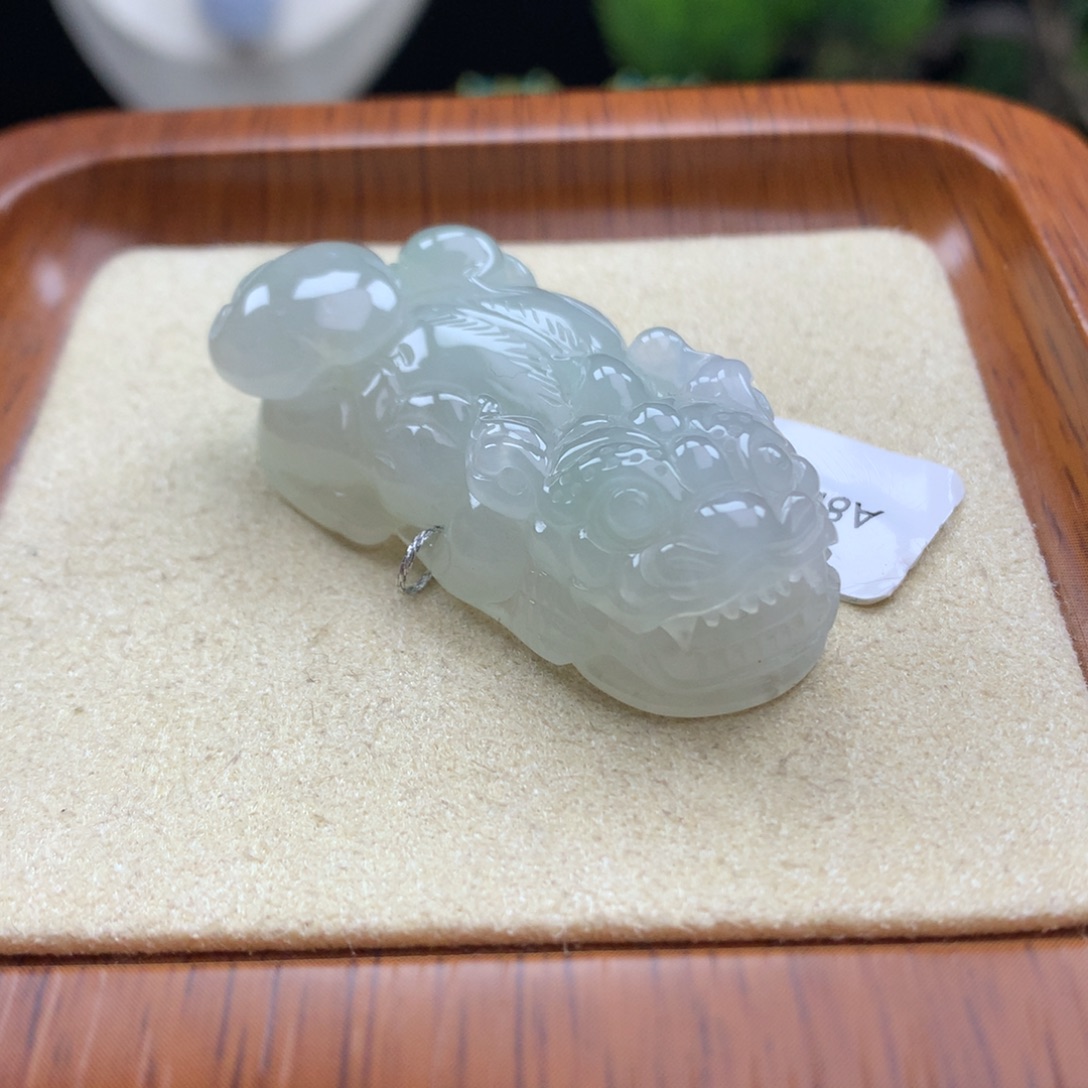 翡翠未镶嵌颈饰貔貅6