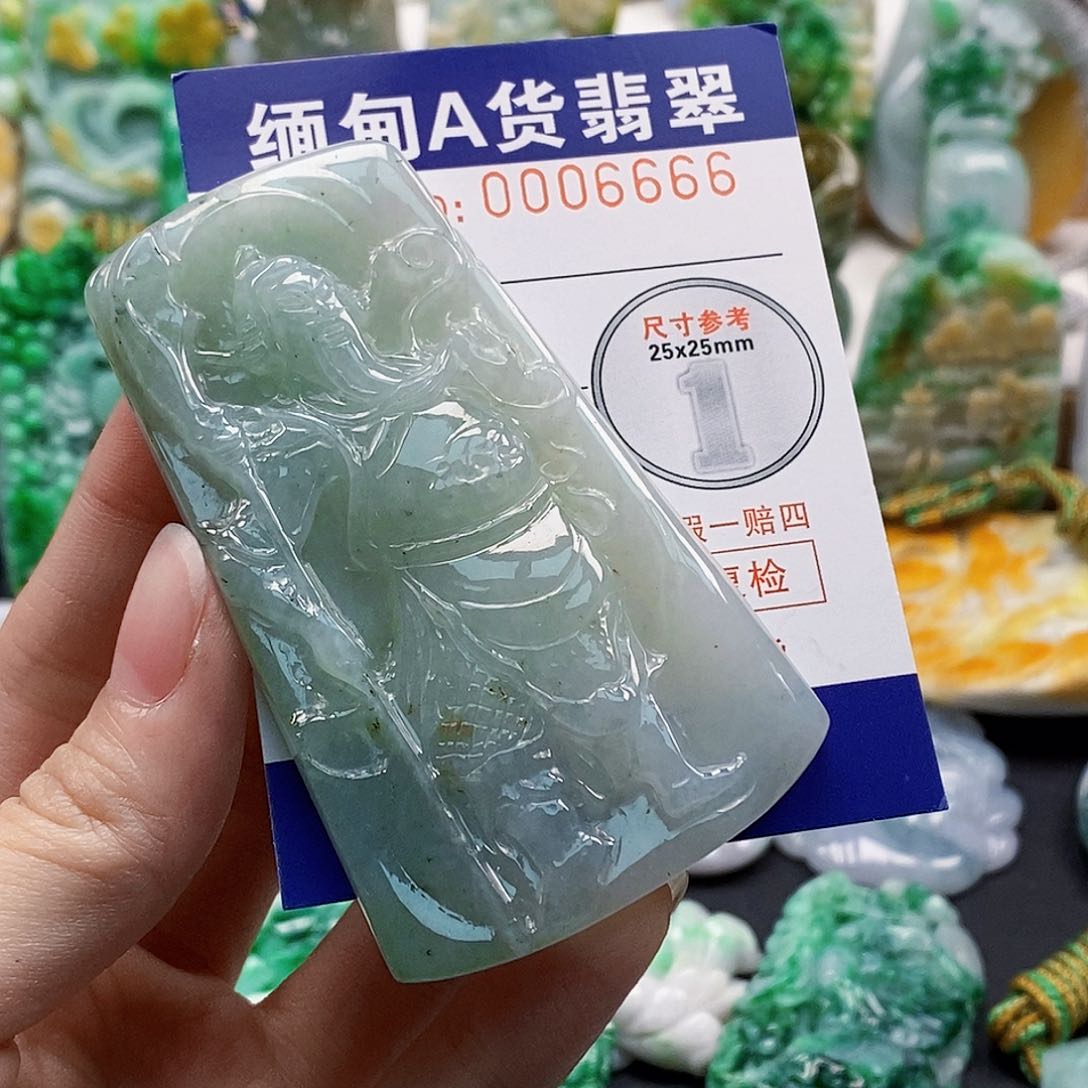 吊坠(不含链)未镶嵌翡翠