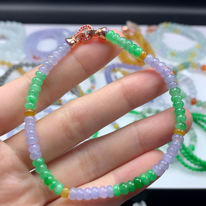 翡翠手镯未镶嵌卡