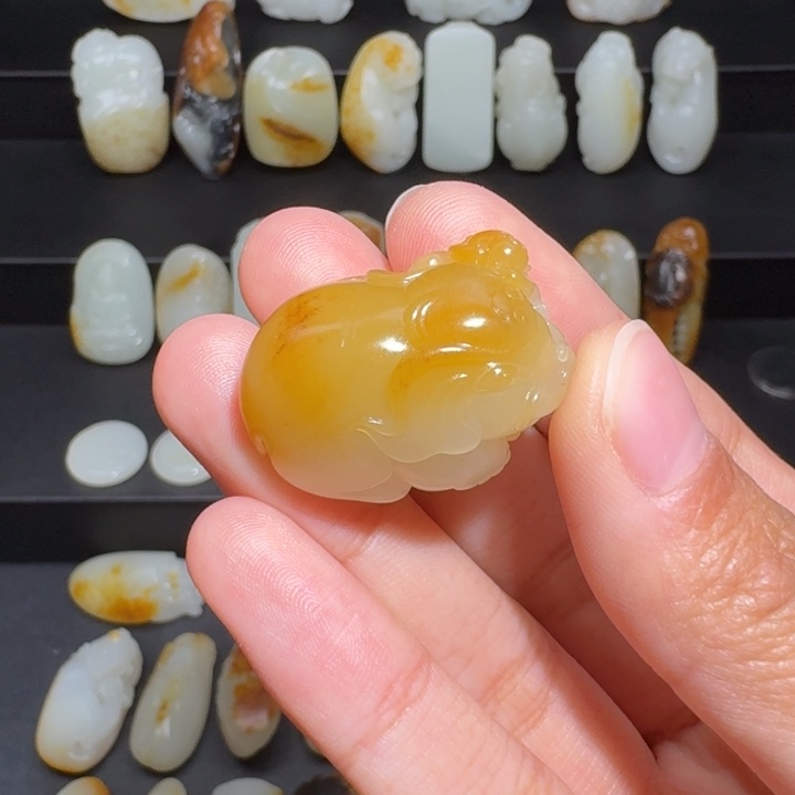 和田玉颈饰未镶嵌r***s