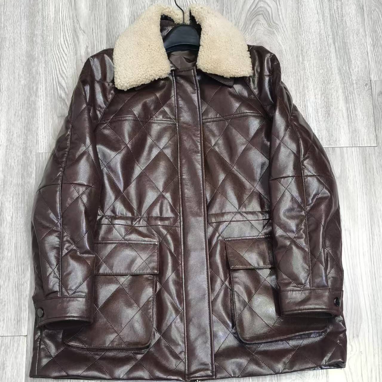 欧货大毛领鹅绒真皮羽绒服外套女气质时尚休闲百搭翻领2590-1