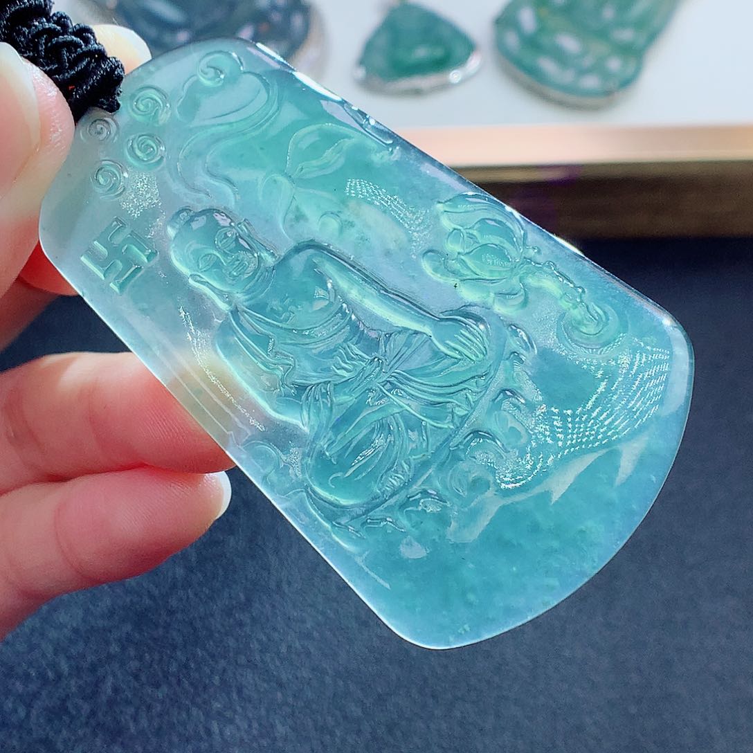 翡翠颈饰未镶嵌翡翠