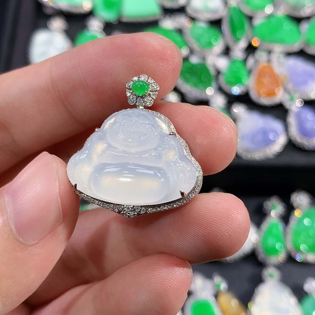 翡翠18K金镶嵌颈饰